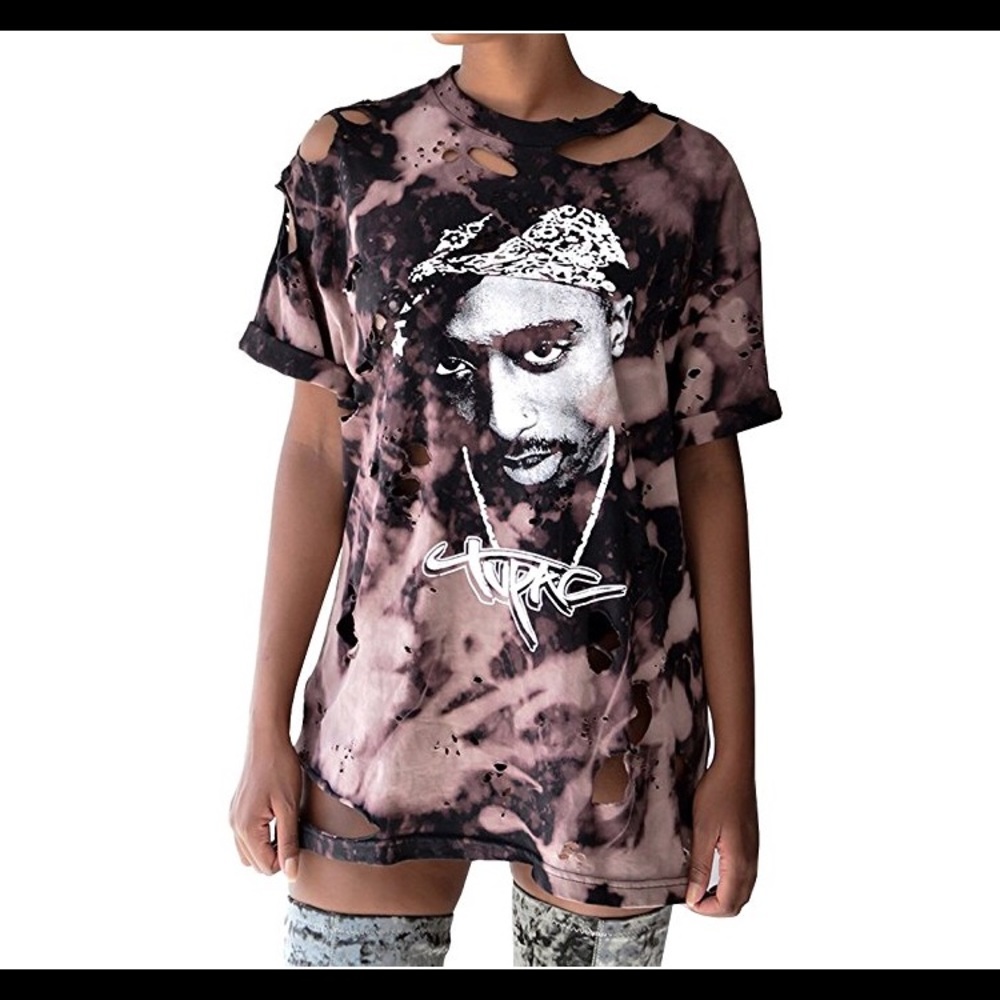 2pac T-shirt.